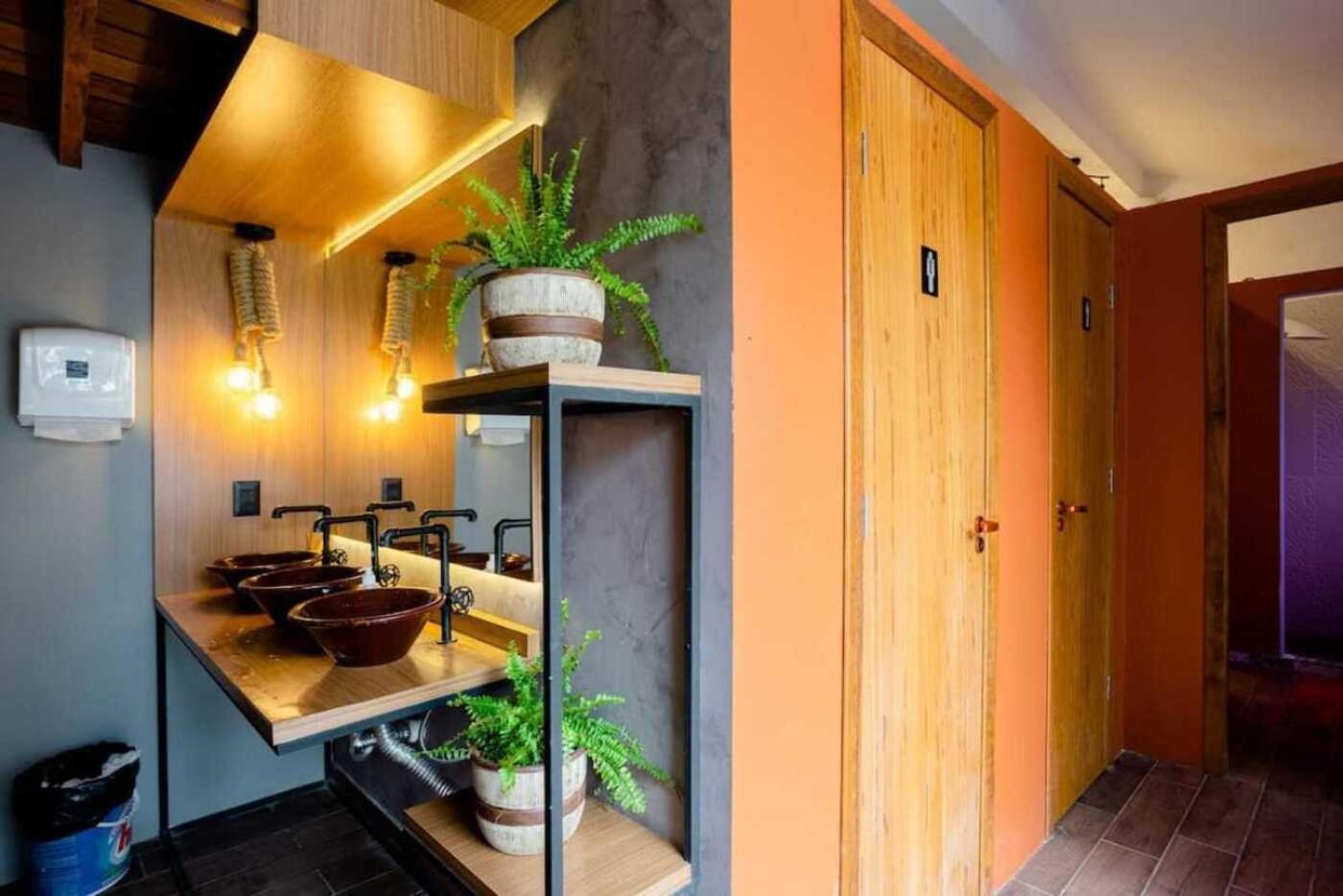 Nomades Vibe Da Ilha - Adventure Hostels & Coworking フロリアノポリス エクステリア 写真